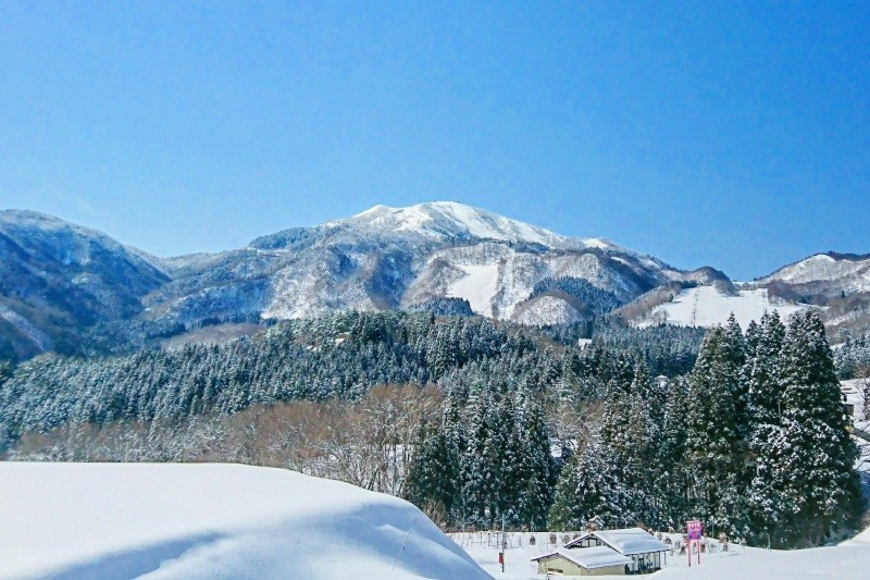 ゲレンデデビューにも最適！兵庫県香美町のスキー場で遊びつくそう♪