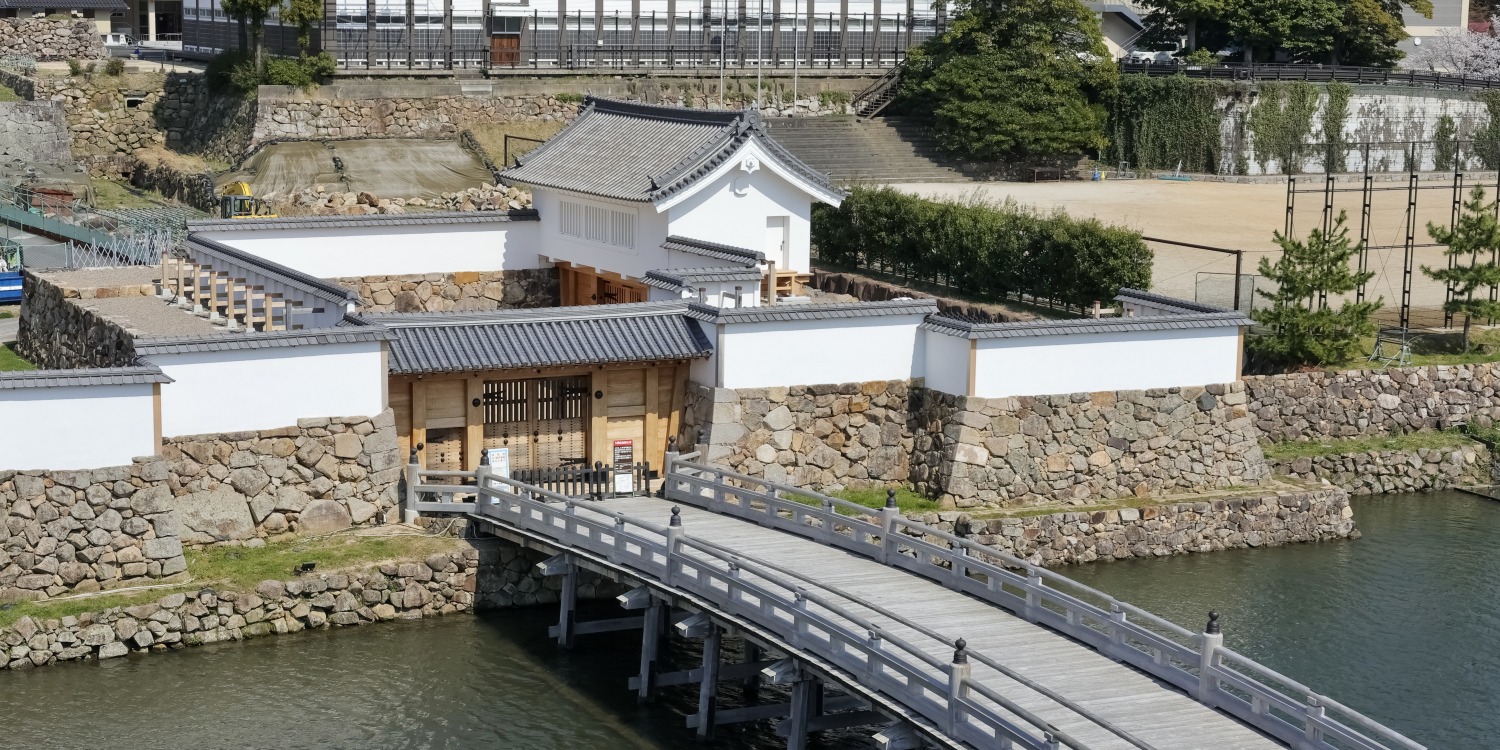 鳥取城跡 「日本(ひのもと)にかくれなき名山」に築かれた城