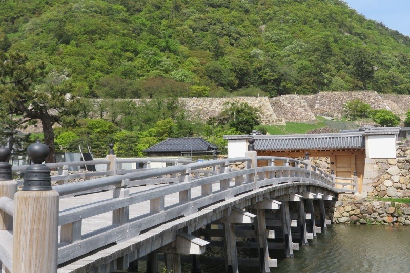 鳥取城跡 「日本（ひのもと）にかくれなき名山」に築かれた城　