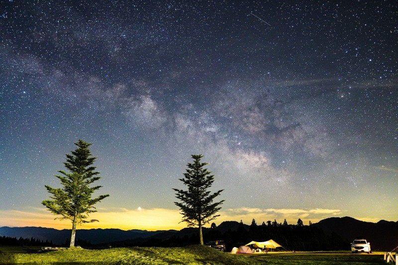 満天の星をひとり占め！きれいな星空の下でロマンティックキャンプ