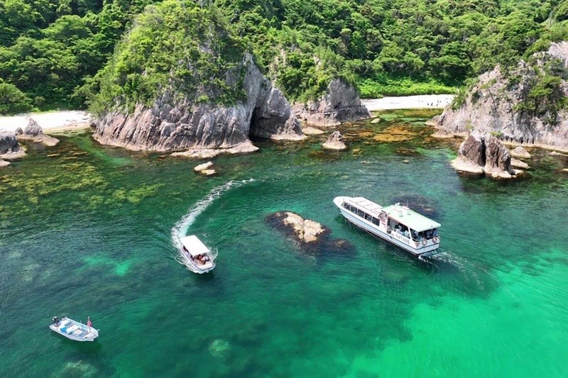 透明度25メートルを誇る日本海の神秘！源泉98℃のホットな温泉！　大地の恵み「山陰海岸ジオパークの魅力」を満喫!!		