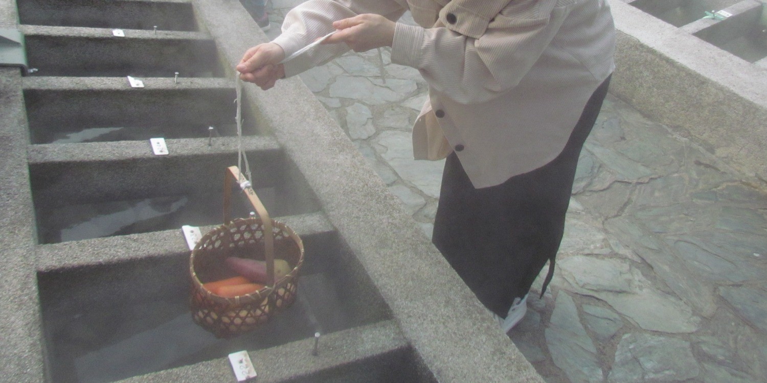 入浴だけじゃもったいない！湯村温泉で「湯がき体験」をしてみよう！！