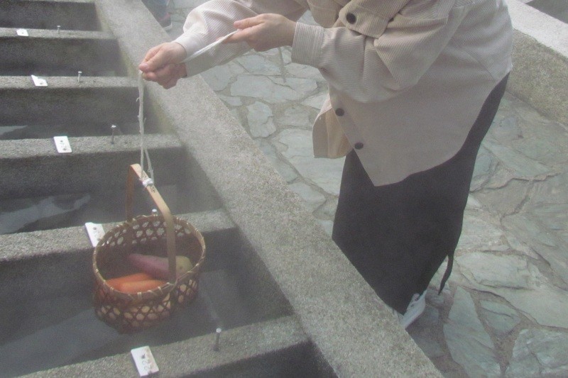 入浴だけじゃもったいない！湯村温泉で「湯がき体験」をしてみよう！！