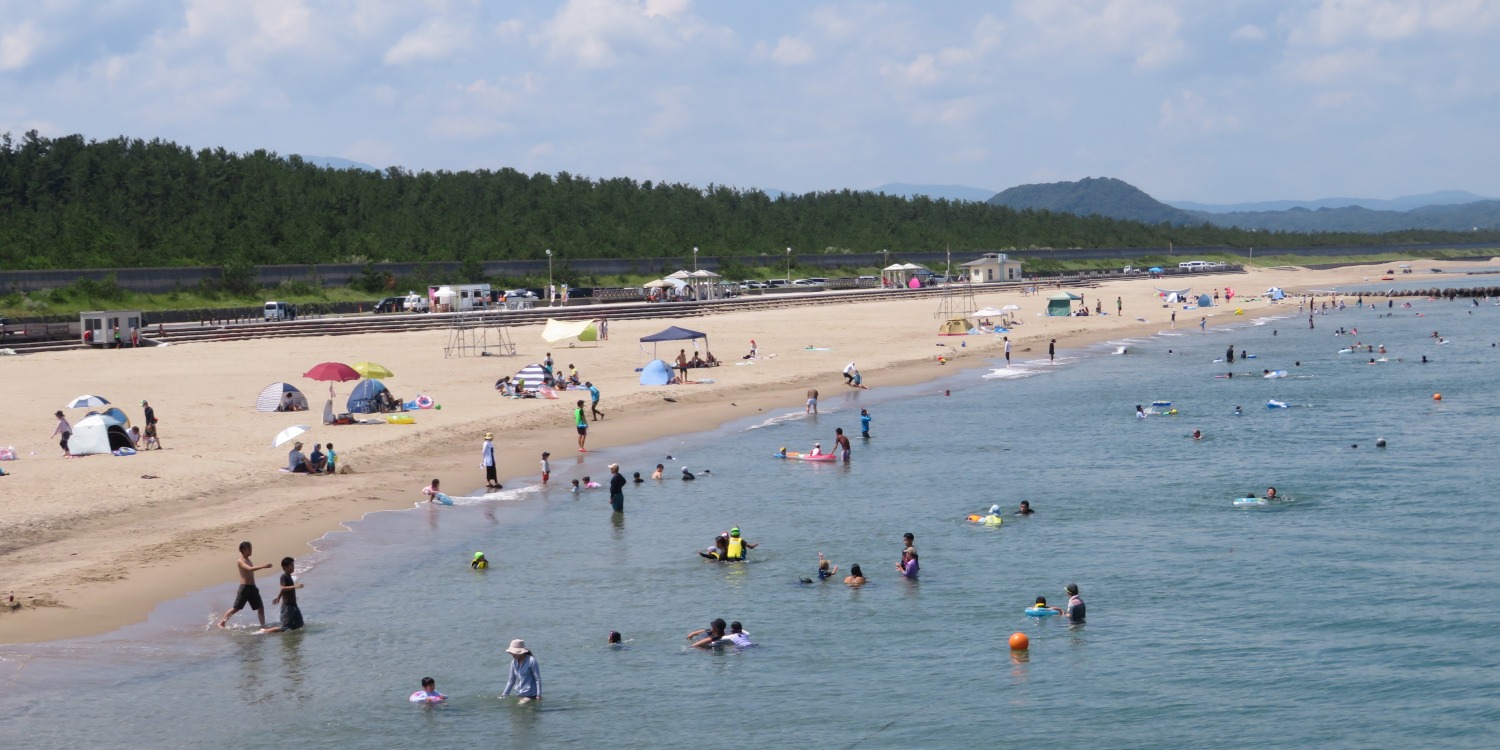 【2025】夏の日本海を満喫！海水浴場情報