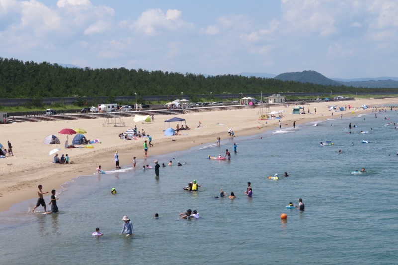 【2025】夏の日本海を満喫！海水浴場情報