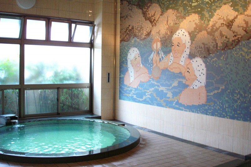 「湯かむり」の壁画がある浴場