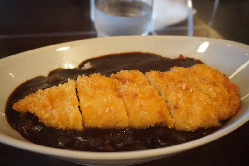 定番メニューチキンカツカレー