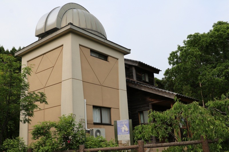 国内でも珍しい天体望遠鏡付き宿泊施設