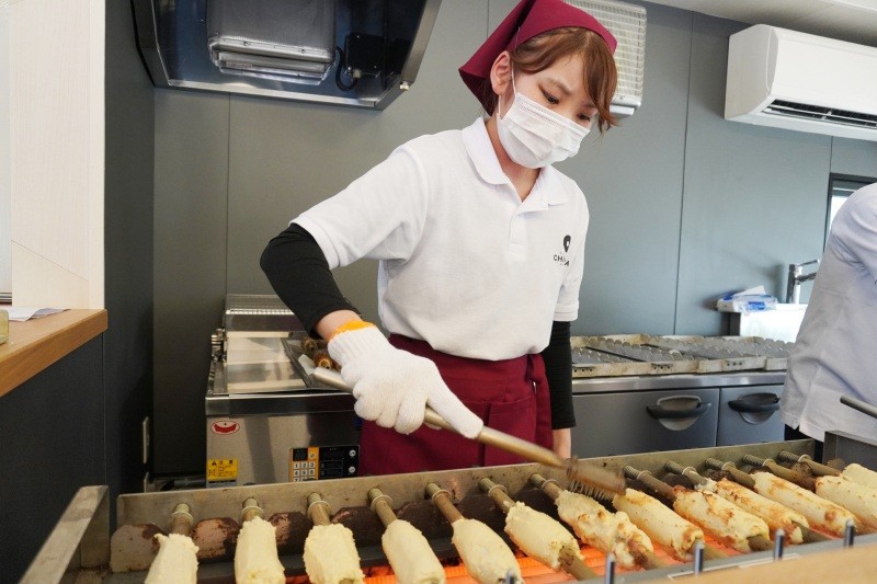 体験では焼きとうふちくわを作ります