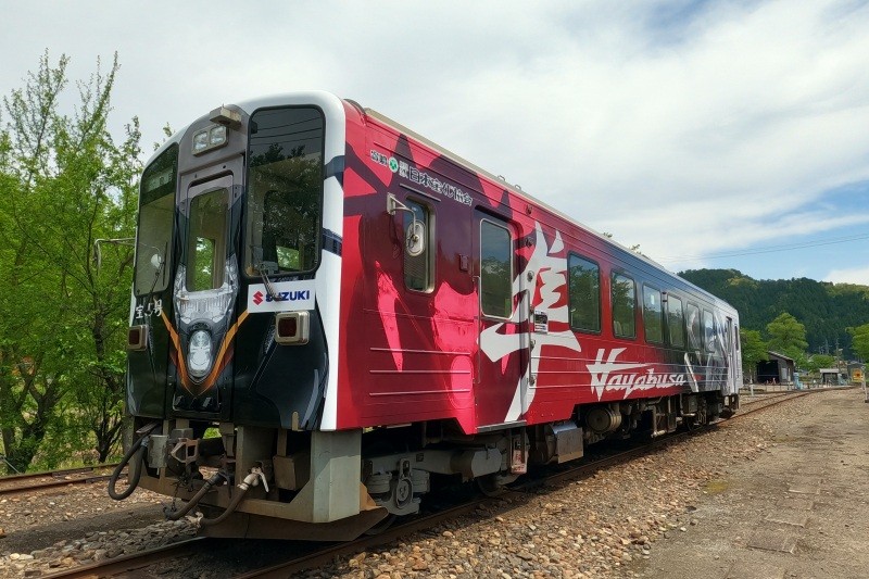 隼ラッピング列車