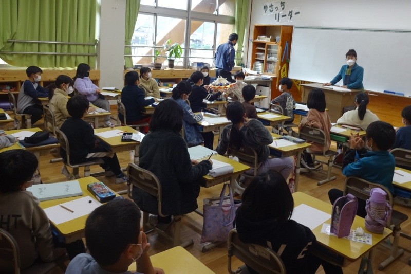 出前講座の様子（江山学園）