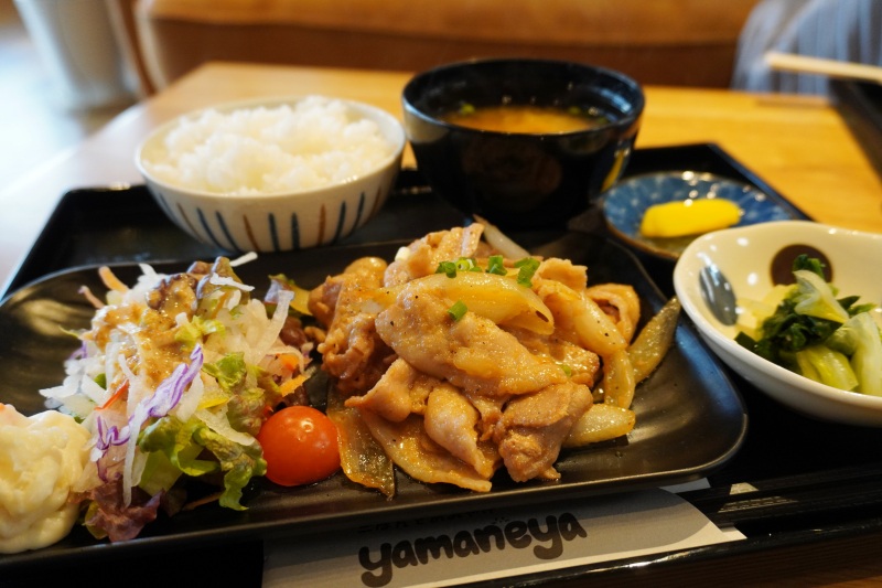 オンリーBooのナチュラルポーク使用「しょうが焼き定食」