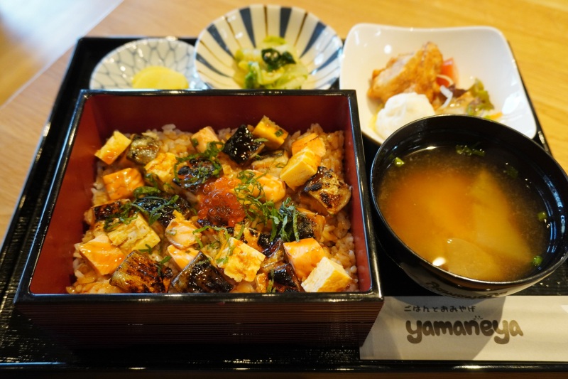 肉厚の焼きさばを使用した 「焼きさば重定食」