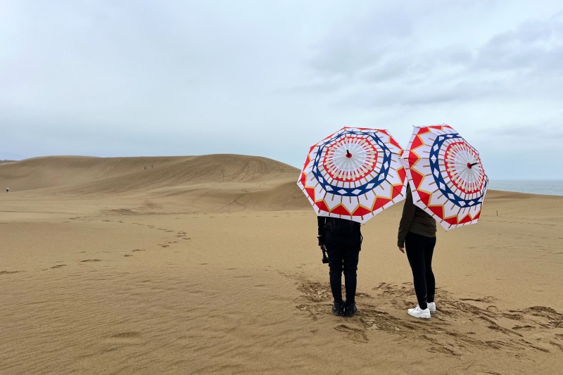 雨の日の鳥取砂丘を歩いてみよう　©TRAIL ON