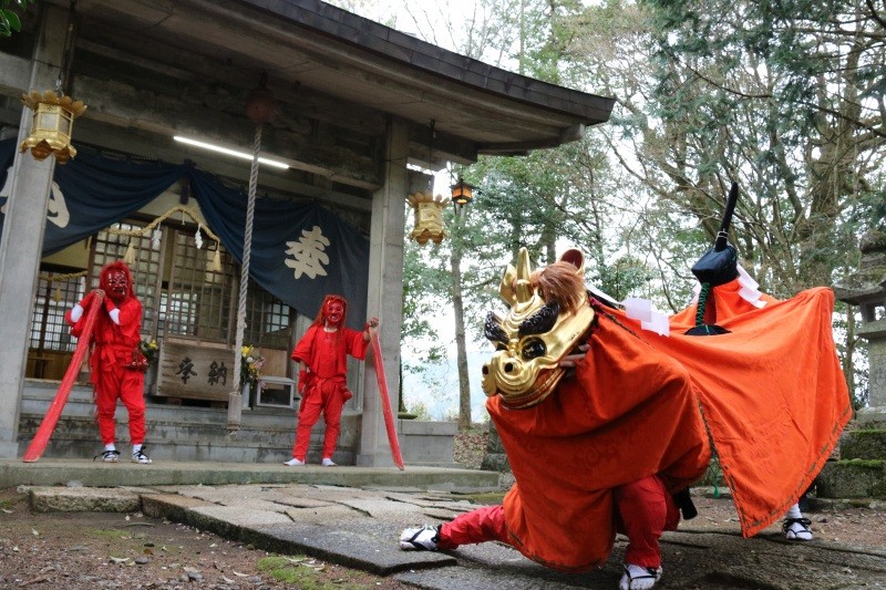 宿場町安井宿の伊蘇乃佐只（いそのさき）神社「暴れ獅子」