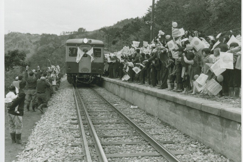 余部駅一番列車（昭和33年4月）