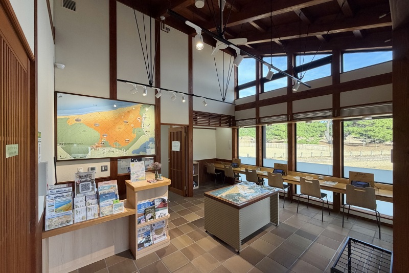 鳥取砂丘フィールドハウス　©TRAIL ON