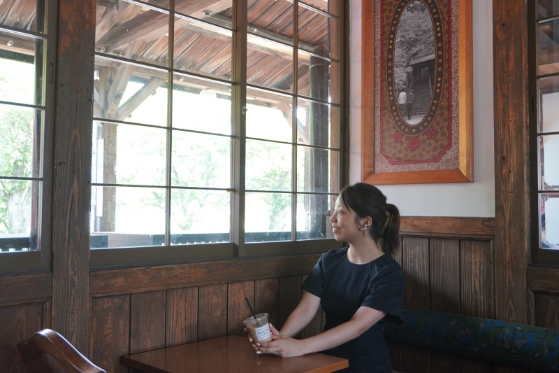構内にある「カフェ レトロ」でゆっくり時間♡