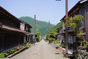 【3時間】豪雪が育む杉のまち ― 智頭宿・石谷家の歴史を訪ねる…