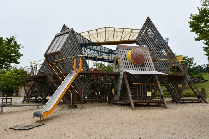 親子で遊べるテーマパーク「チュウブ　鳥取砂丘こどもの国」