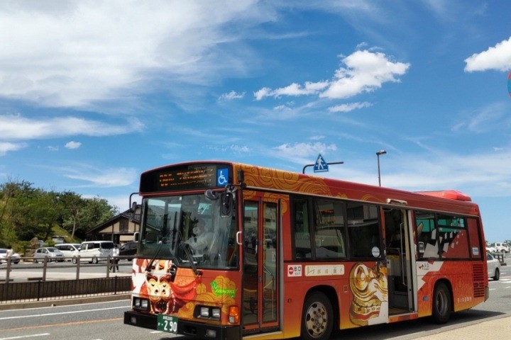 鳥取市の主要観光地をぐるっと周る！土日祝日運行の便利な周遊観光バス「ループ麒麟獅子バス」