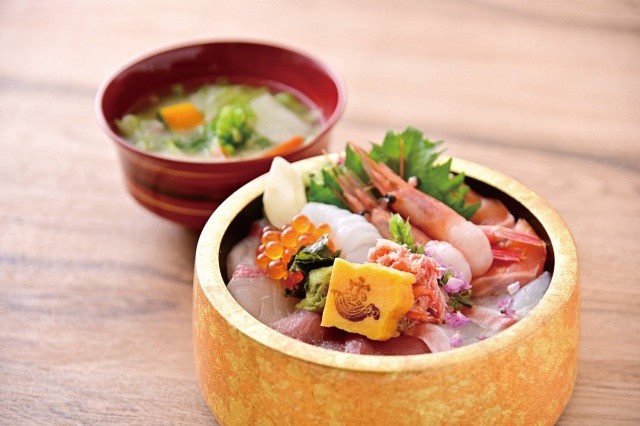 賀露港で昼食(イメージ)