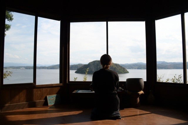 鳥取民藝美術館別館　湖山池阿弥陀堂　